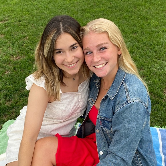 Meet your Posher, Maeve - Picture 1 of 1